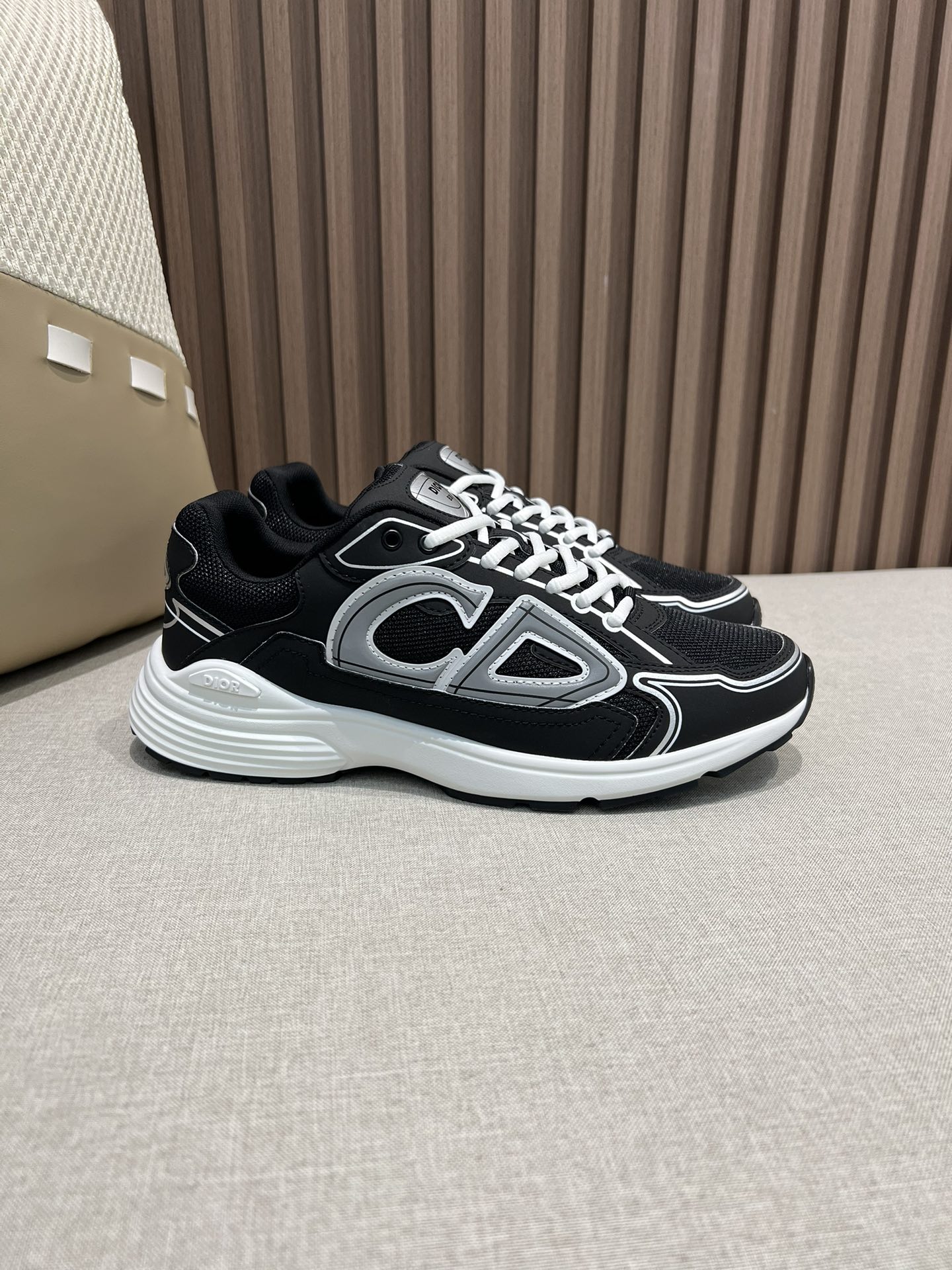 B30 Sneaker