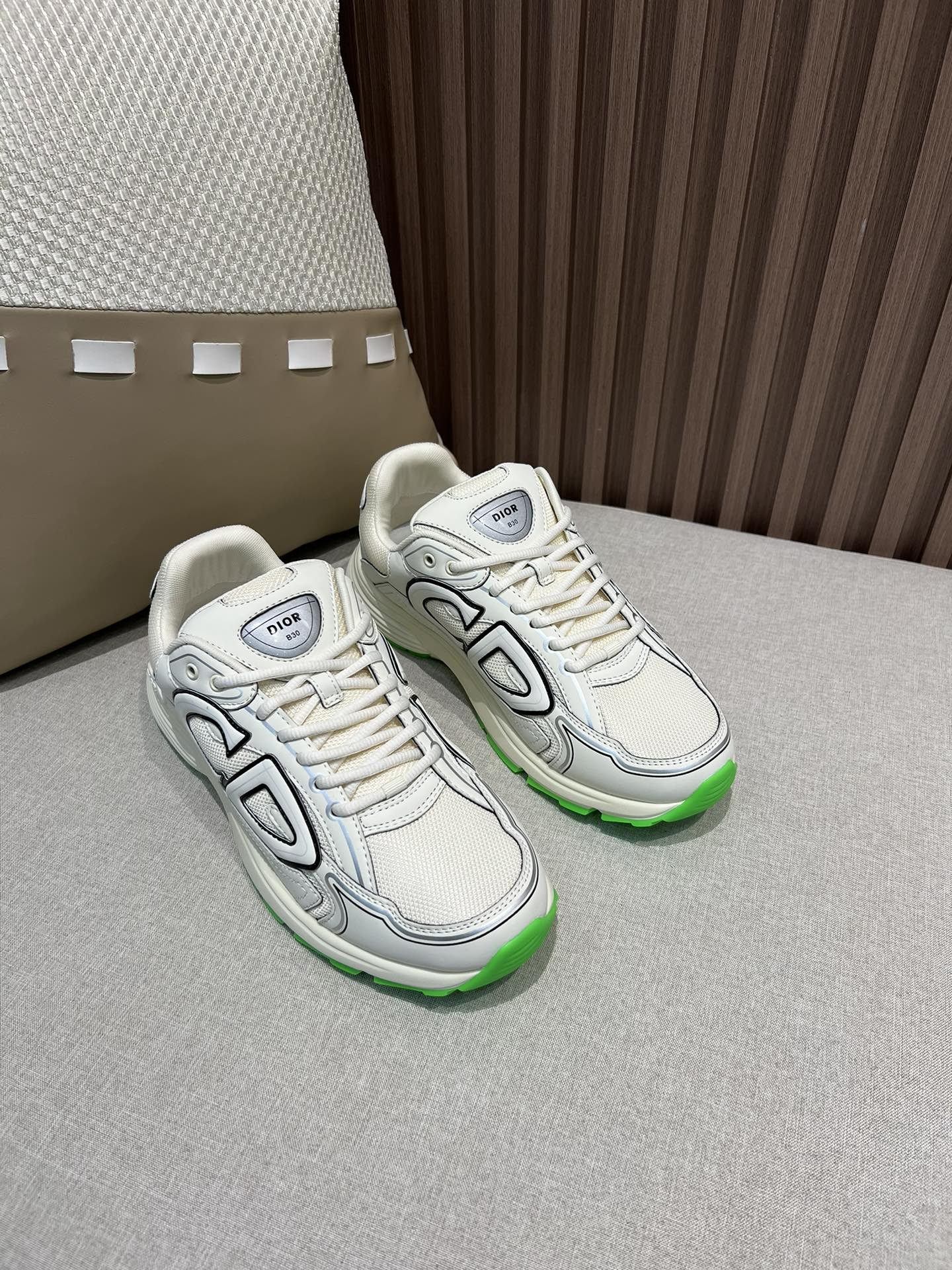 B30 Sneaker