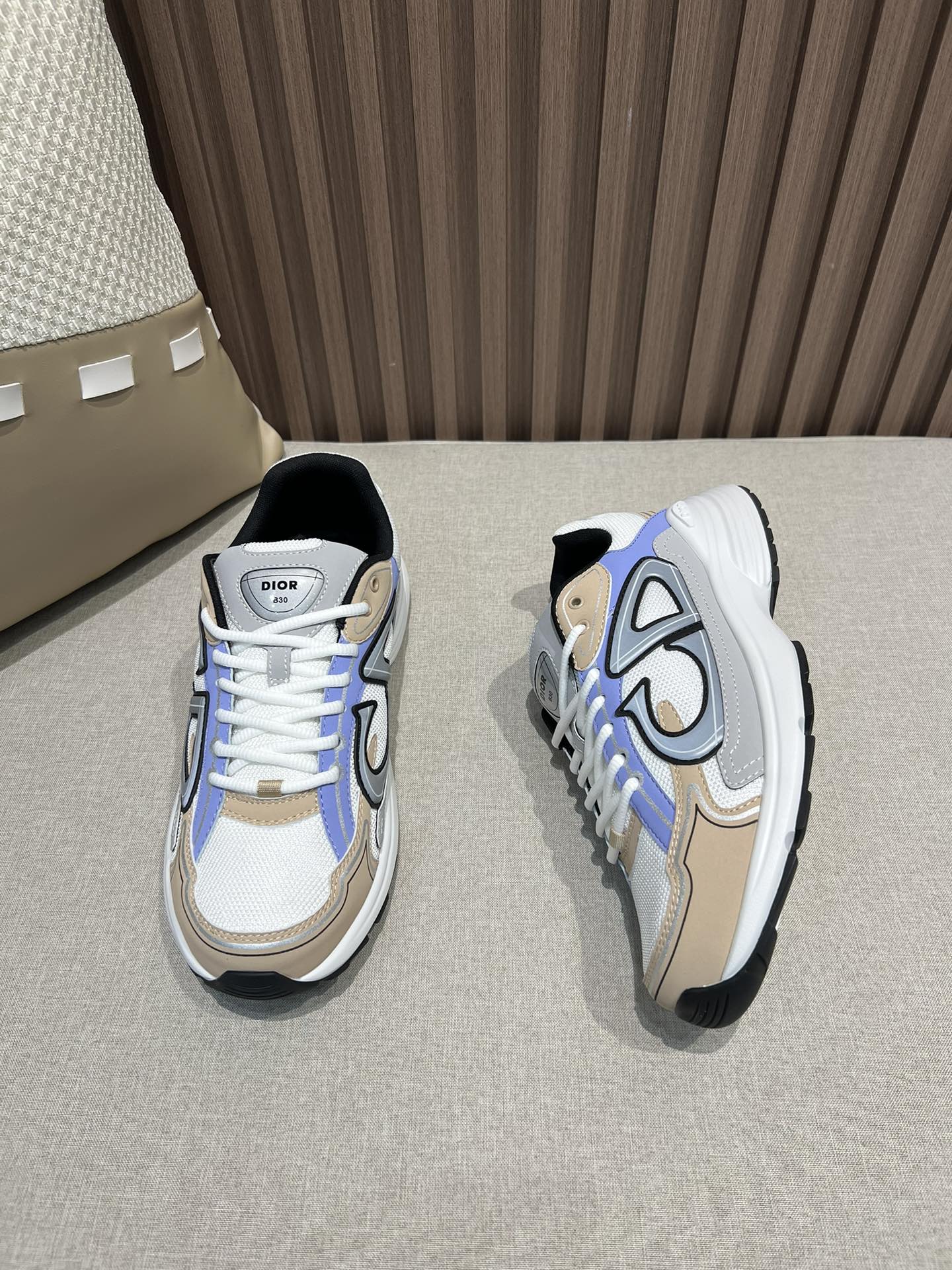 B30 Sneaker