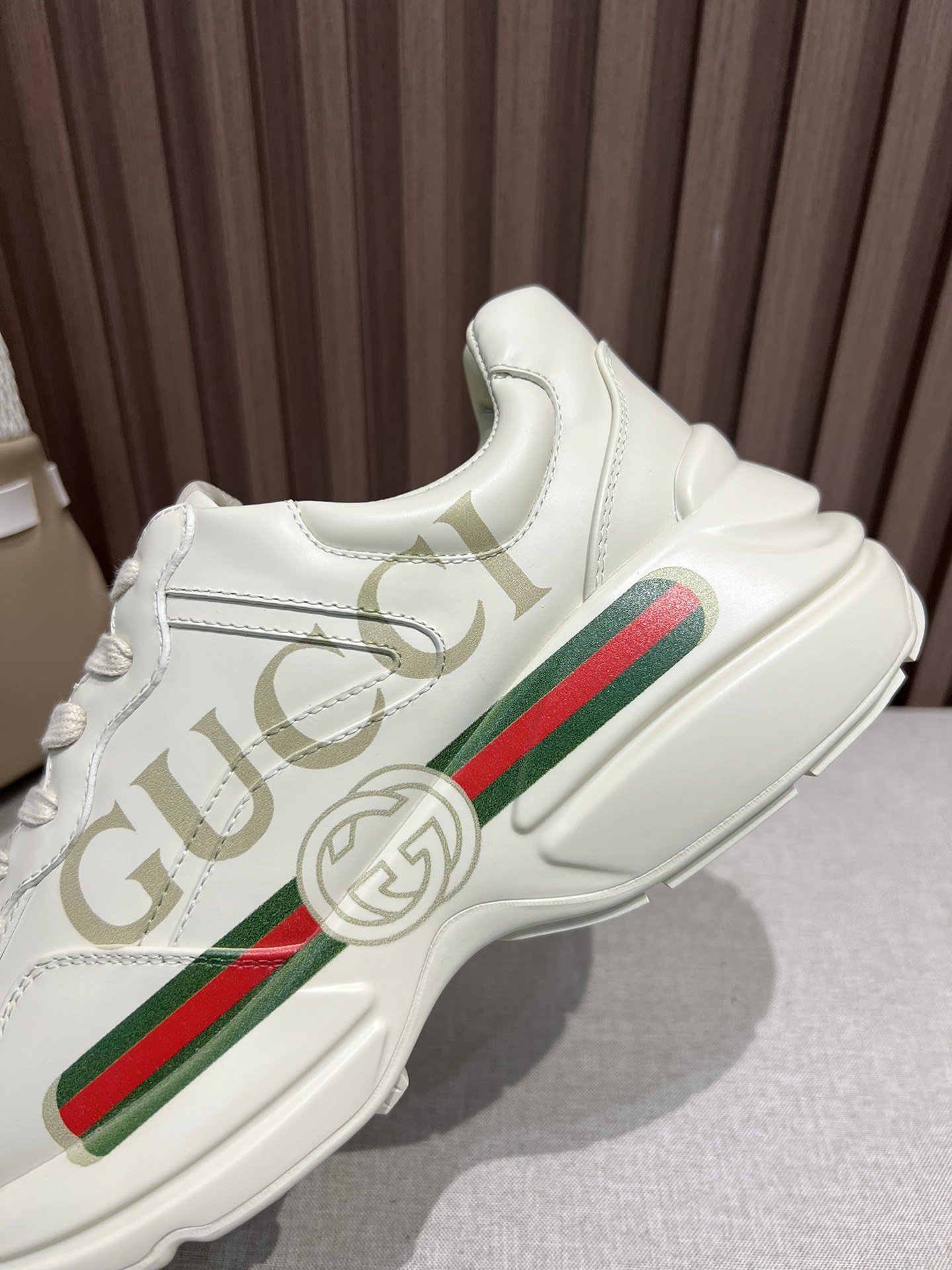 Men's Rhyton sneaker with Gucci logo