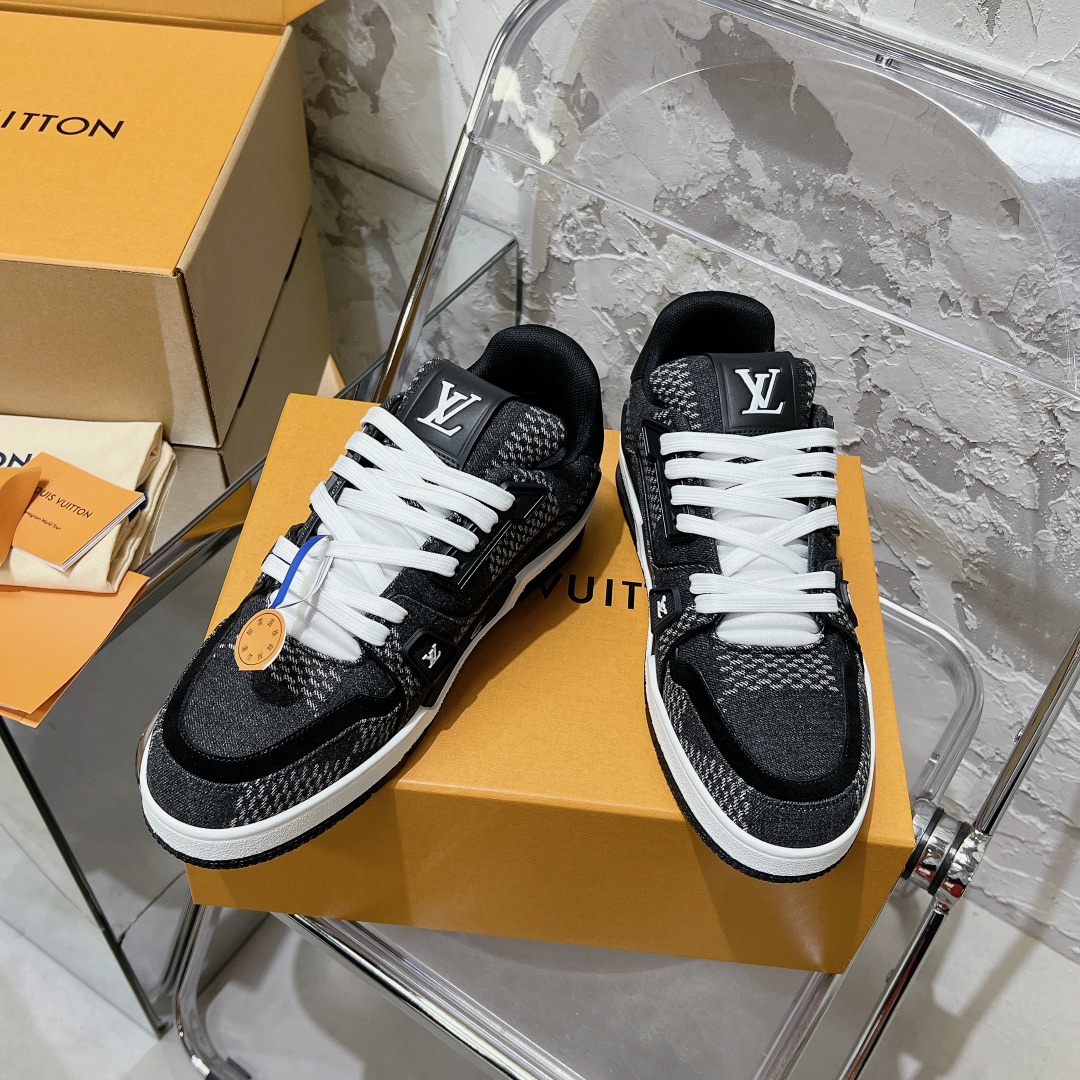 LV Trainer Sneaker