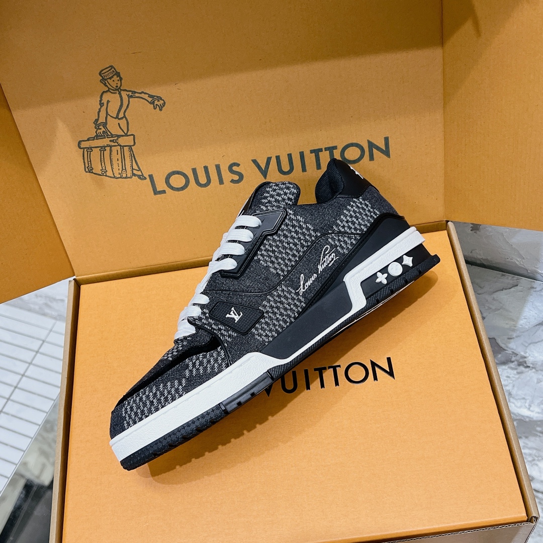 LV Trainer Sneaker