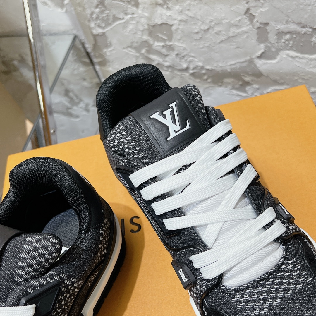 LV Trainer Sneaker