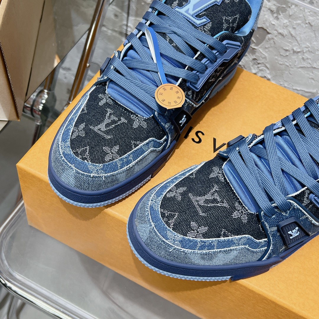 LV Trainer Sneaker