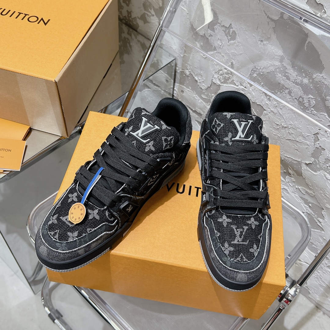 LV Trainer Sneaker