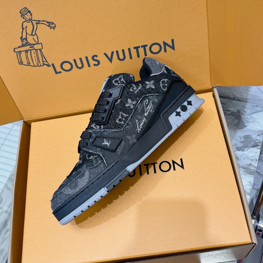 LV Trainer Sneaker