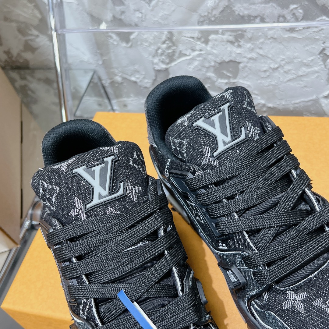 LV Trainer Sneaker