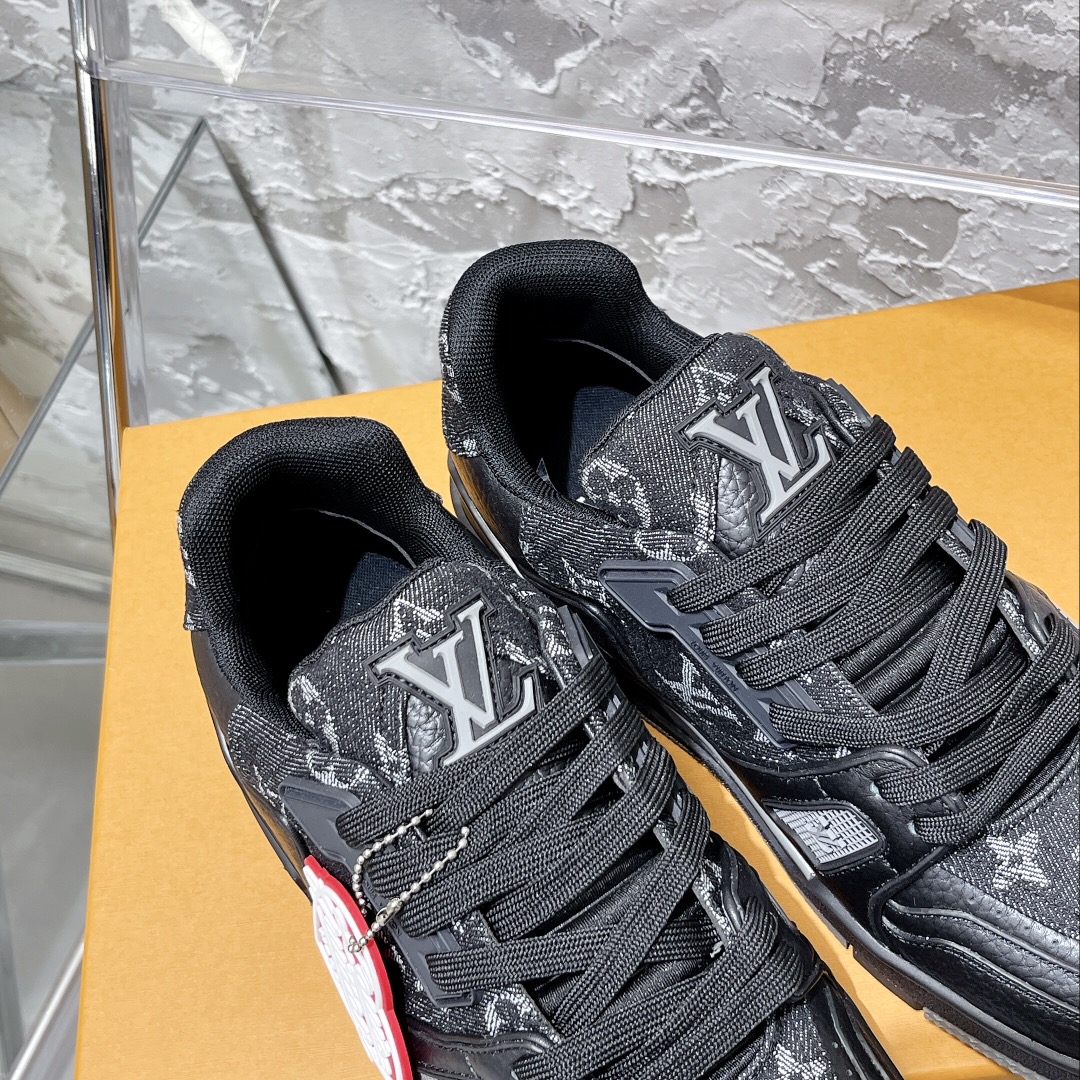 LV Trainer Sneaker