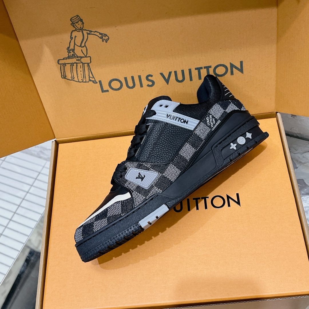 LV Trainer Sneaker