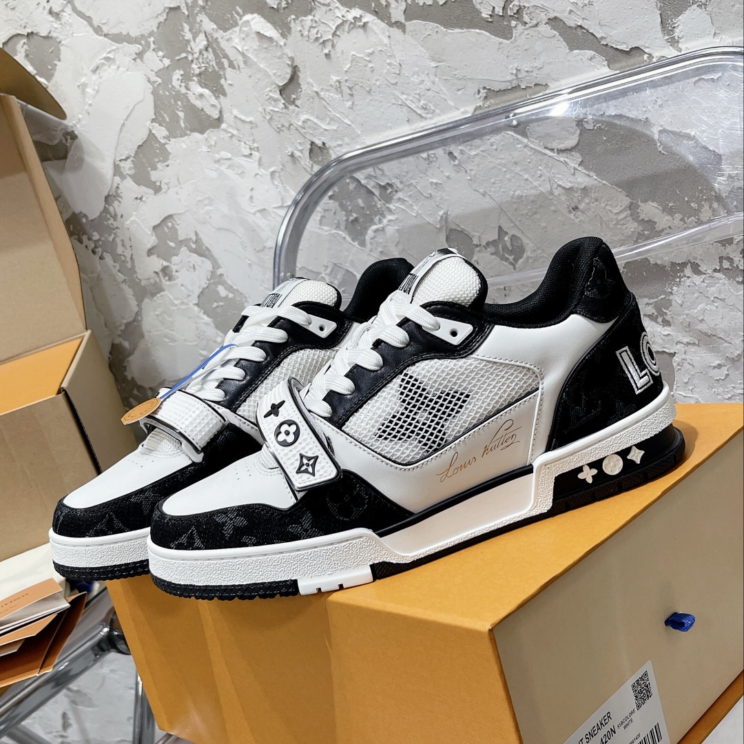 LV Trainer Sneaker