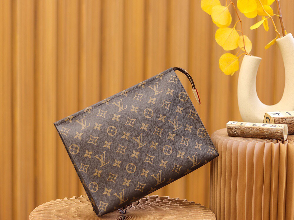 Lv Toiletry Pouch 26