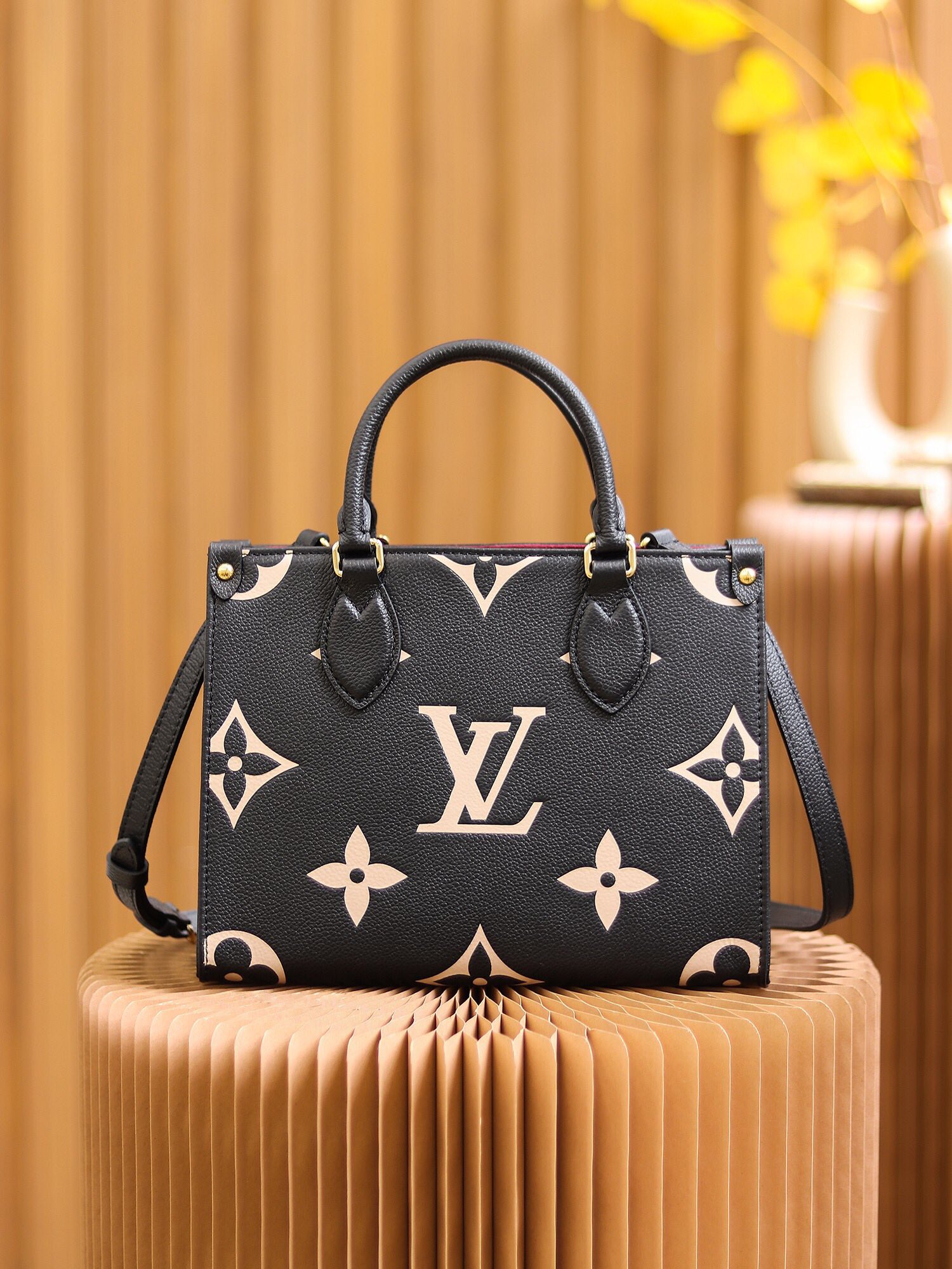 Lv Onthego PM