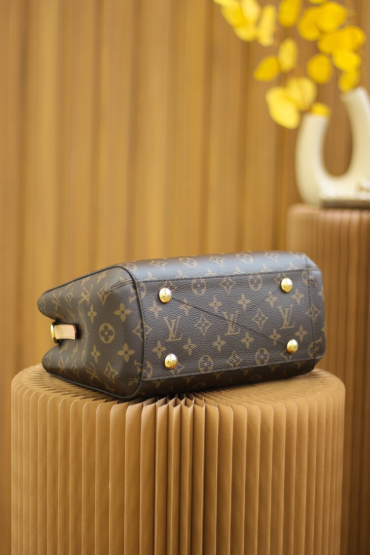 Lv Monogram Montaigne BB