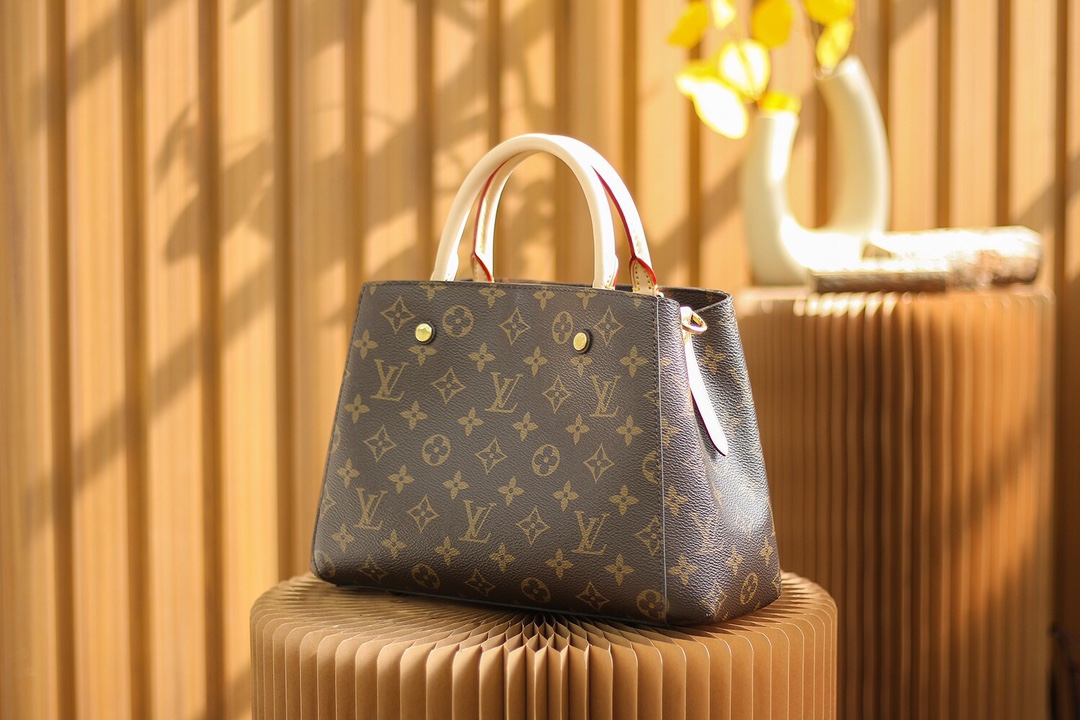 Lv Monogram Montaigne BB