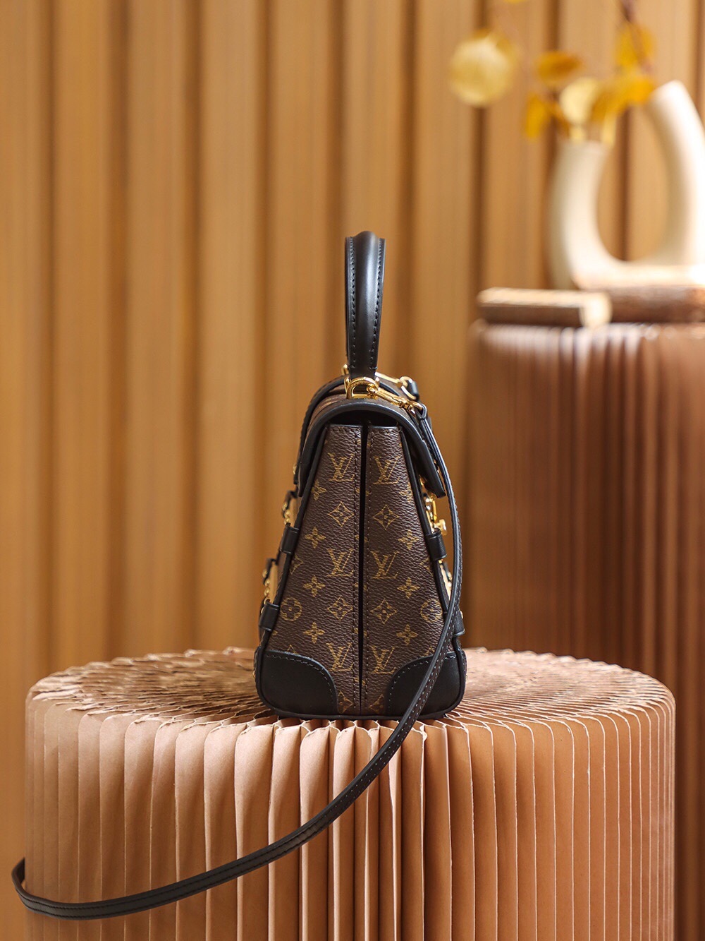 Lv Trianon PM 2way Shoulder