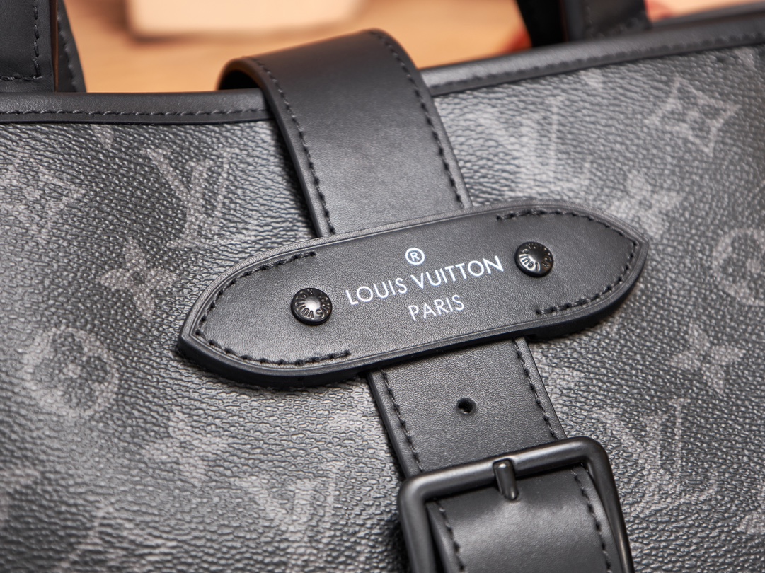 Lv Saumur Tote Monogram Eclipse Canvas